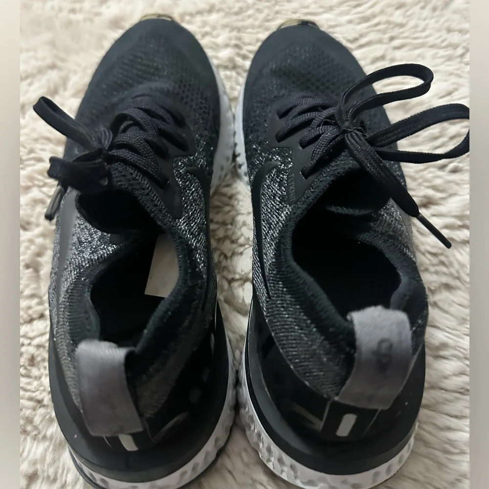 Nike Epic React Flyknit Running Shoes Women’s 8